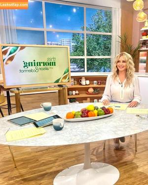 Carol Vorderman photo #0881