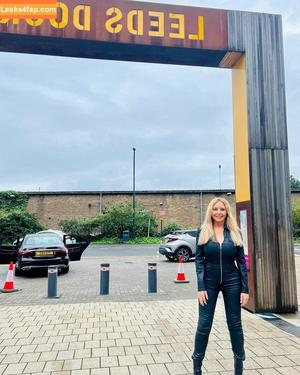 Carol Vorderman photo #1010