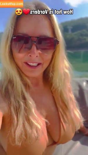 Carol Vorderman photo #1052
