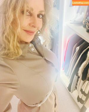 Carol Vorderman photo #1065