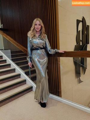 Carol Vorderman photo #1733