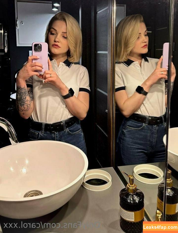 carol.xxx / carollinejane123742 leaked photo photo #0105