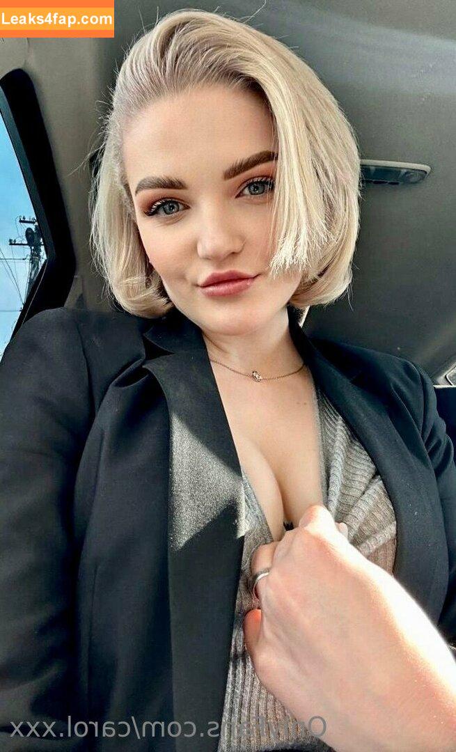 carol.xxx / carollinejane123742 leaked photo photo #0112