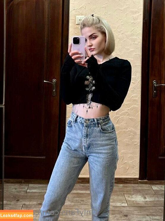 carol.xxx / carollinejane123742 leaked photo photo #0117