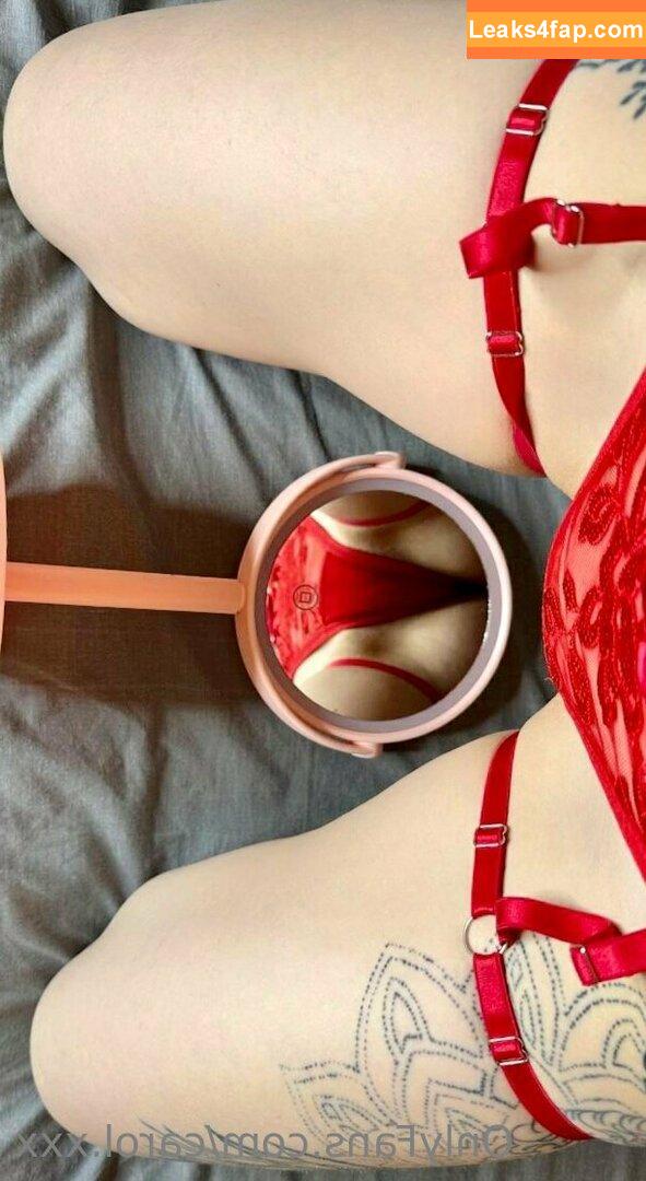 carol.xxx / carollinejane123742 leaked photo photo #0118