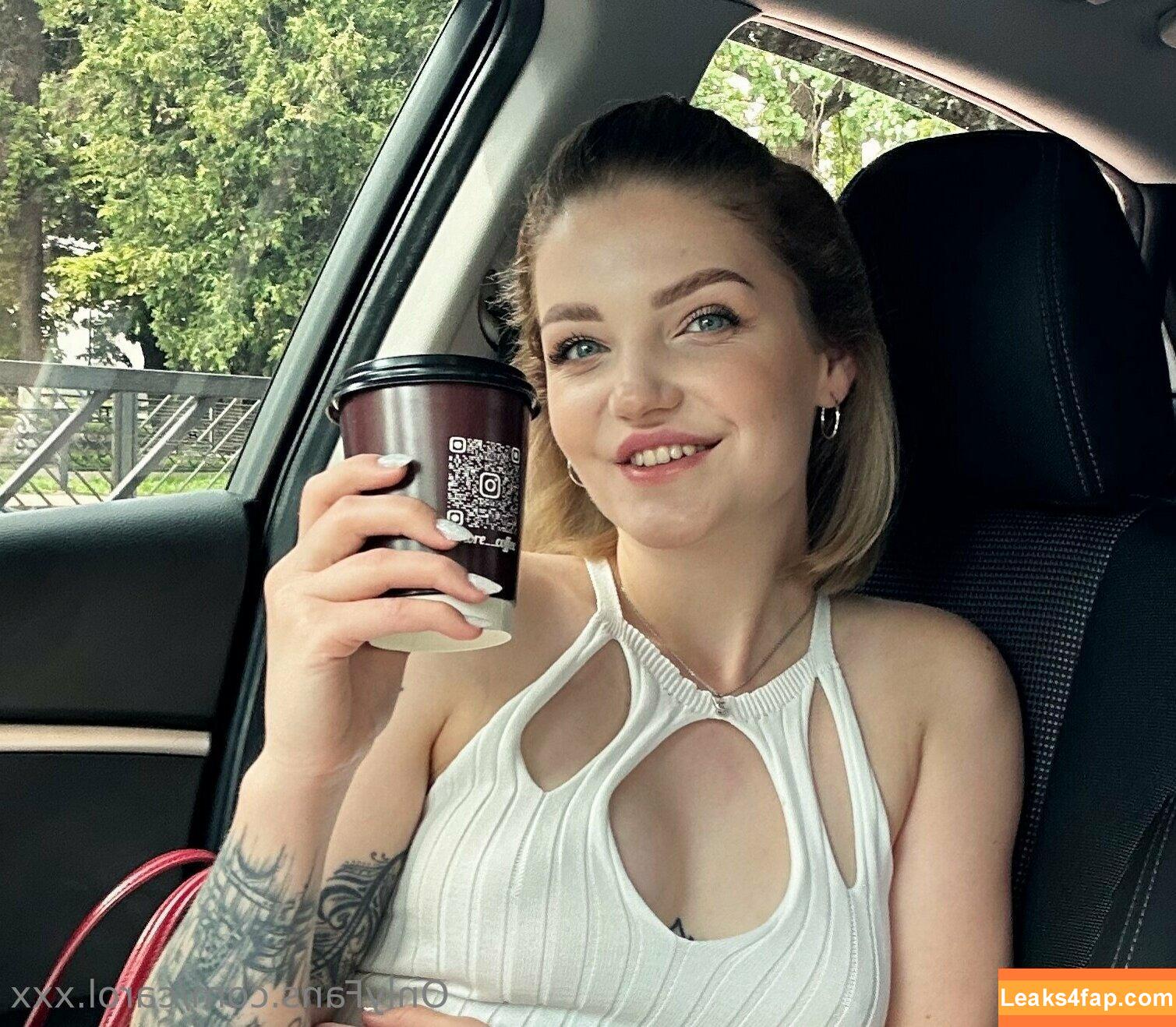 carol.xxx / carollinejane123742 leaked photo photo #0181