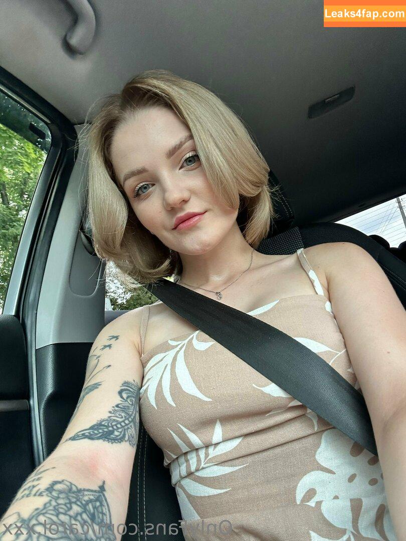carol.xxx / carollinejane123742 leaked photo photo #0216
