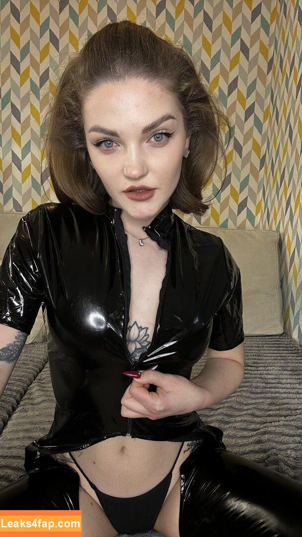 carol.xxx / carollinejane123742 leaked photo photo #0479