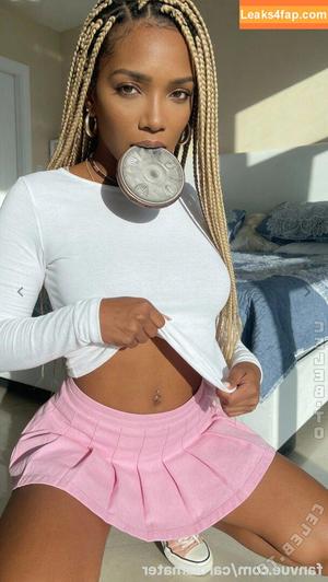 Carola Mater photo #0021