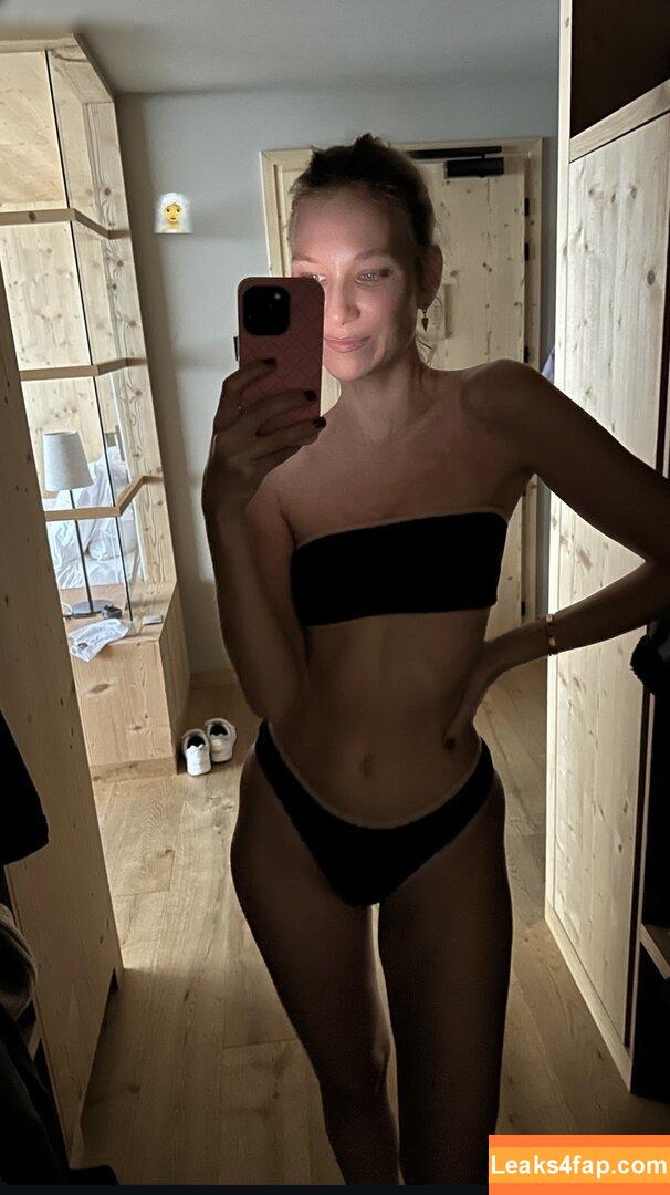 Carolin Niemczyk /  leaked photo photo #0095