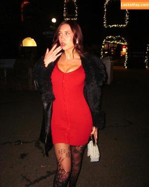 Caroline Bowers photo #0004