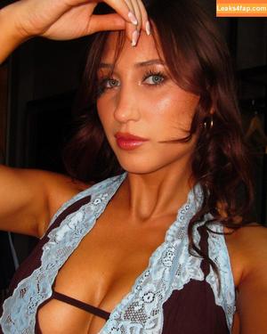 Caroline Bowers photo #0021