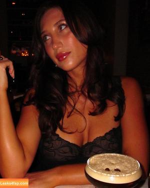 Caroline Bowers photo #0025