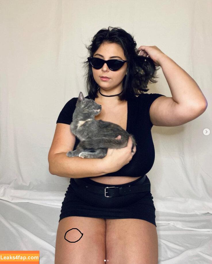 Caroline Casbon / carolinecasbon leaked photo photo #0002