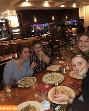 Caroline Casbon photo #0028