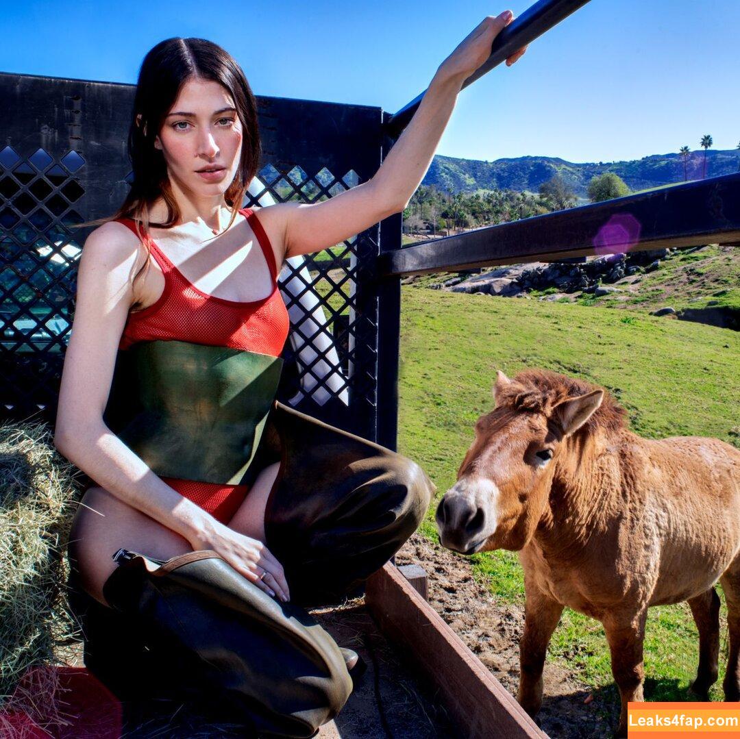 Caroline Polachek / carolineplz / fenisfun leaked photo photo #0192