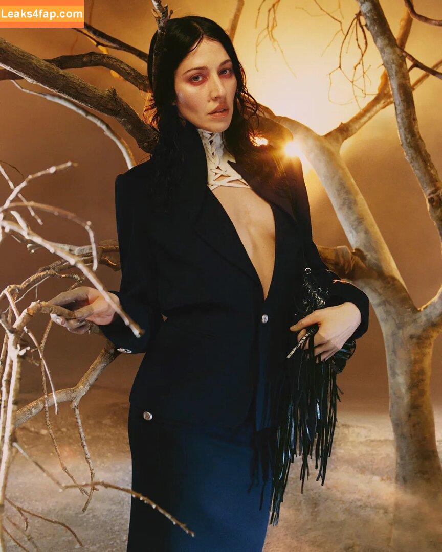 Caroline Polachek / carolineplz / fenisfun leaked photo photo #0197