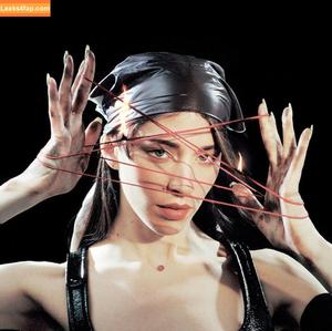 Caroline Polachek photo #0196