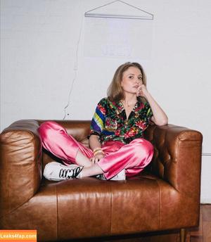 Caroline Quinn photo #0010