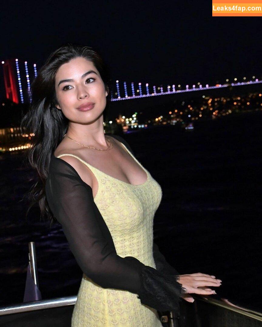 CarolineKwan / carolinekwann leaked photo photo #0030
