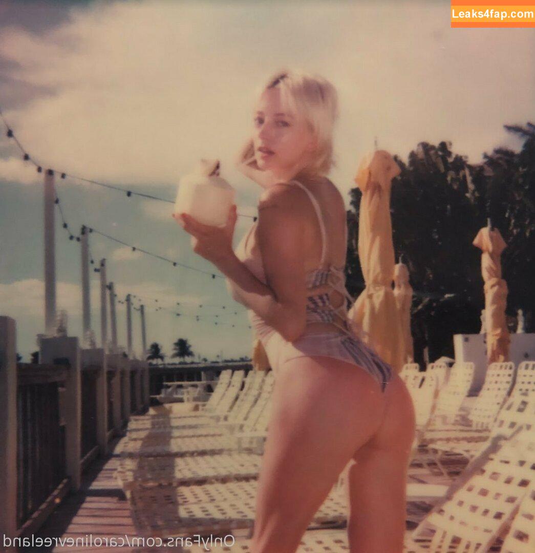 carolinevreeland /  leaked photo photo #0025