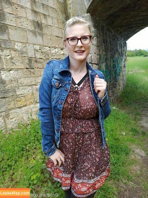 Casey Deluxe photo #0032