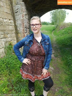 Casey Deluxe photo #0071