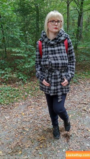 Casey Deluxe photo #0095