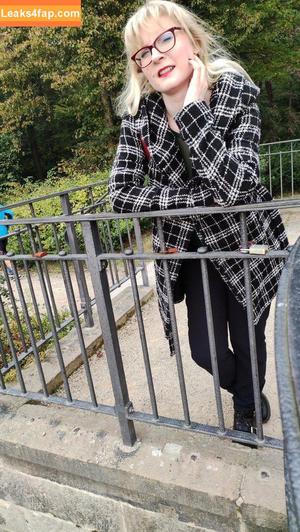 Casey Deluxe photo #0096