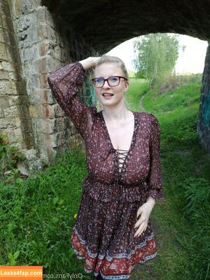 Casey Deluxe photo #0107