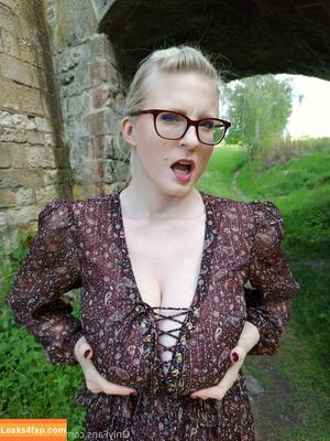 Casey Deluxe photo #0151