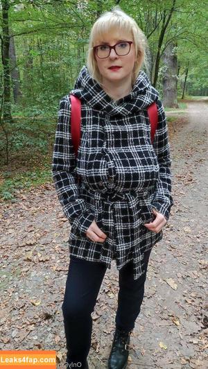 Casey Deluxe photo #0168