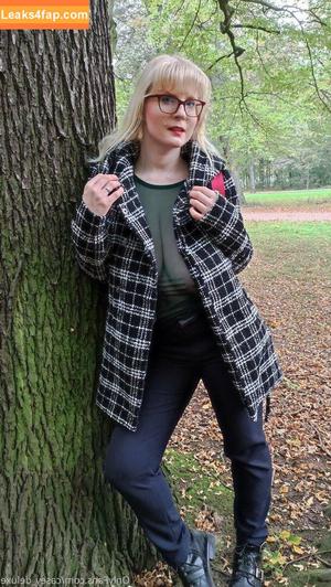 Casey Deluxe photo #0207