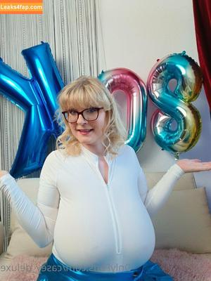 Casey Deluxe photo #0251