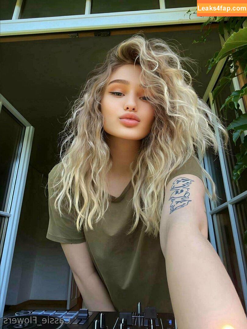 cassie_flower / _cassie_flowers leaked photo photo #0313