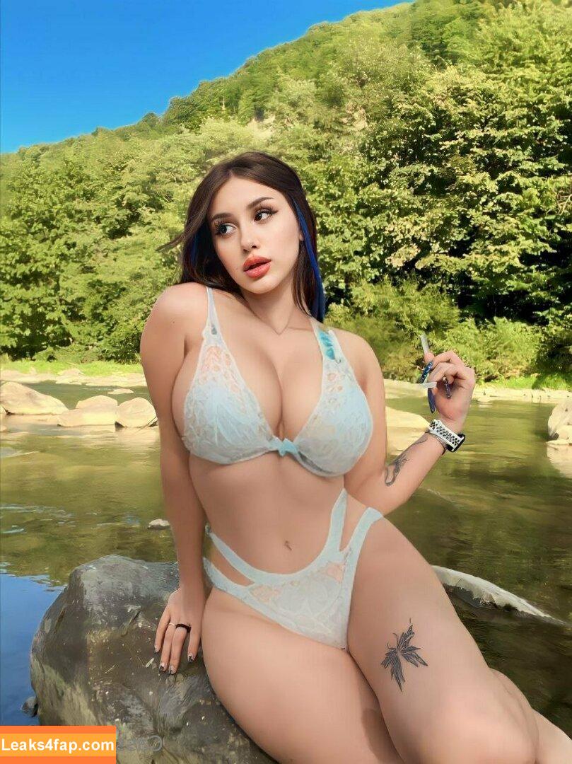 cassie_flower / _cassie_flowers leaked photo photo #0359