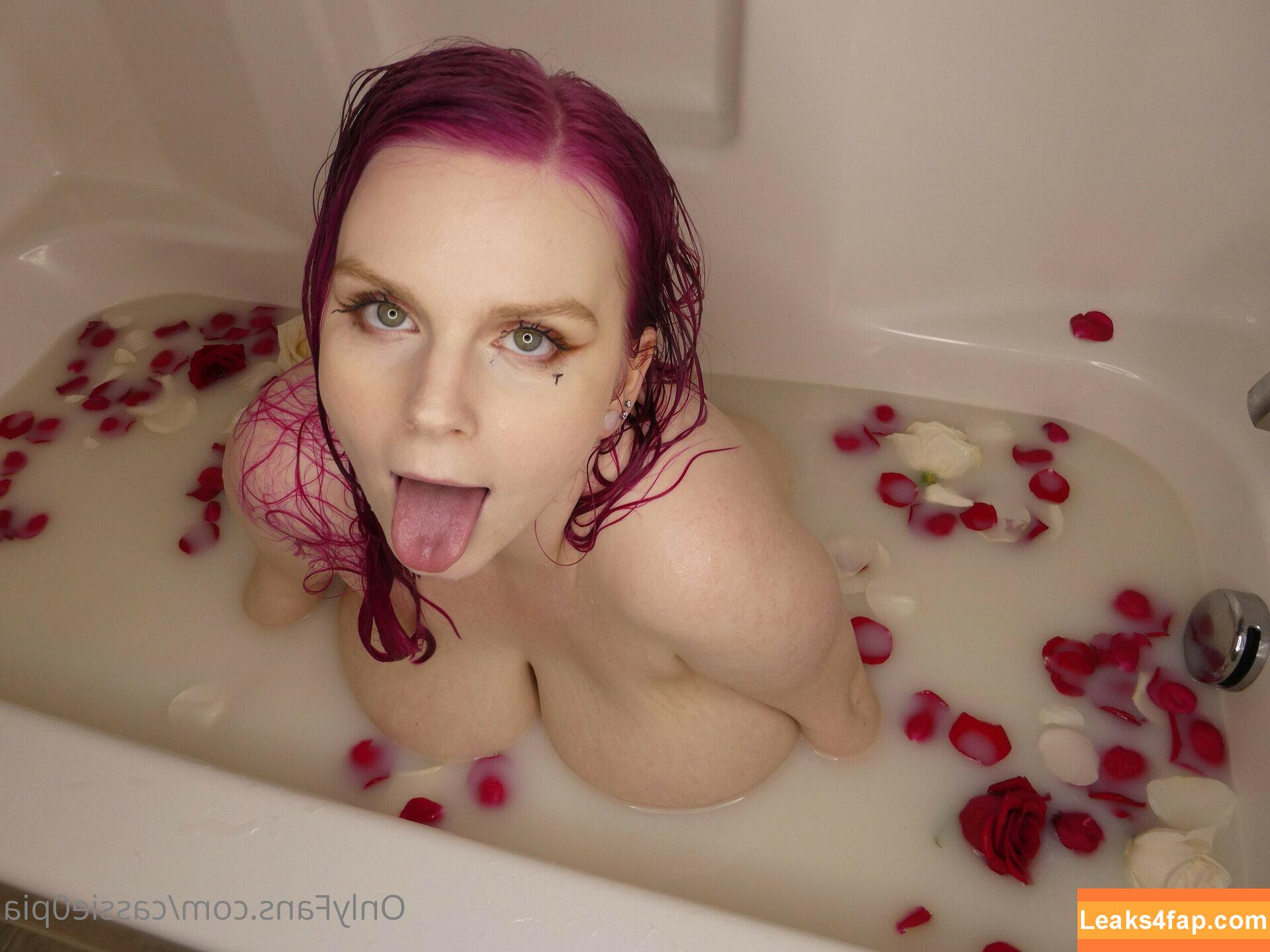 Cassie0pia / https: / therealcassie0pia leaked photo photo #0066