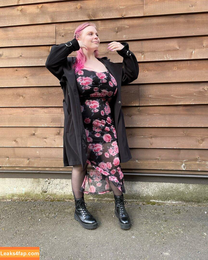 Cassie0pia / https: / therealcassie0pia leaked photo photo #0243