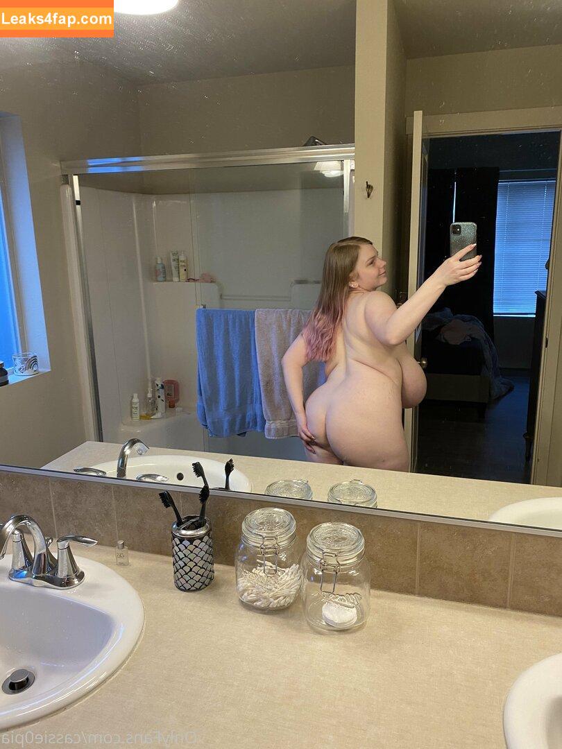 Cassie0pia / tcassie0pia / therealcassie0pia leaked photo photo #0450