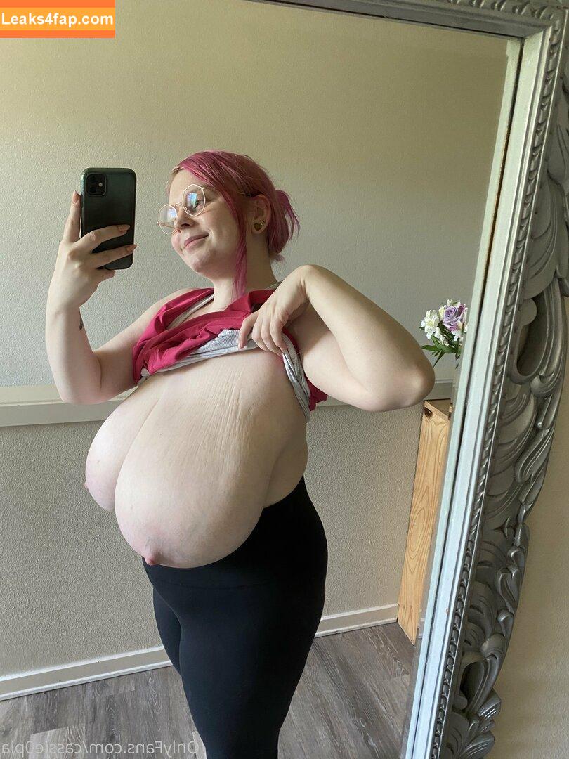 Cassie0pia / tcassie0pia / therealcassie0pia leaked photo photo #0610