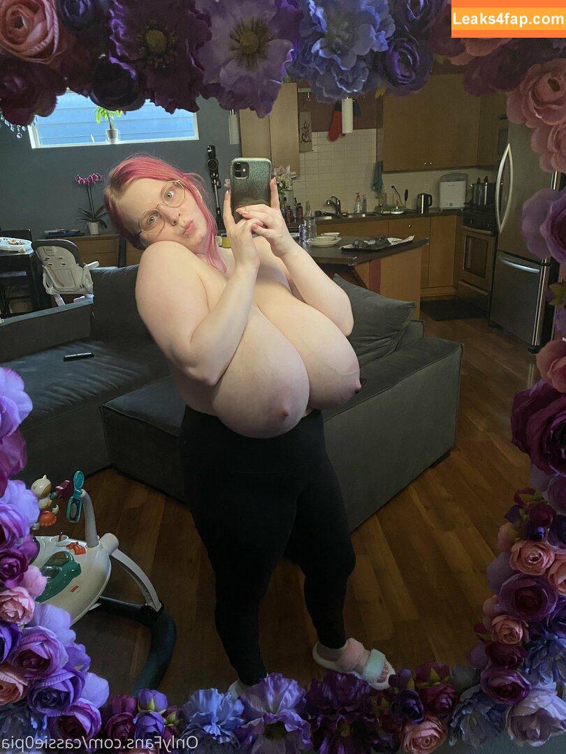 Cassie0pia / tcassie0pia / therealcassie0pia leaked photo photo #0612
