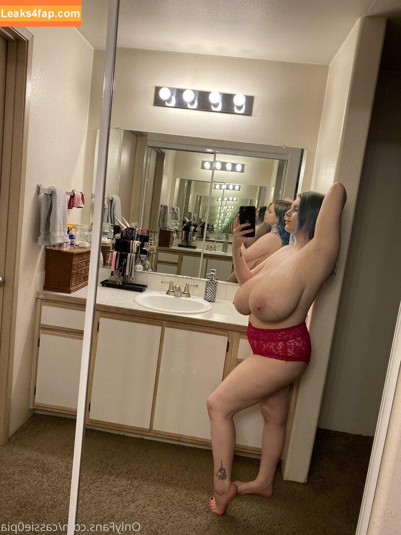 Cassie0pia / tcassie0pia / therealcassie0pia leaked photo photo #0720