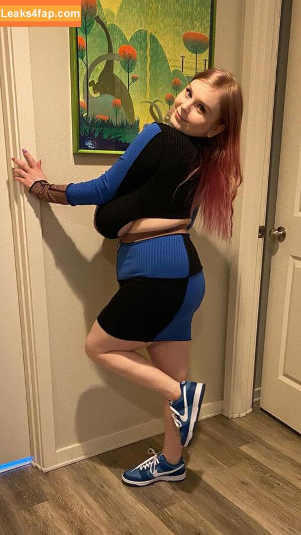 Cassie0pia / tcassie0pia / therealcassie0pia leaked photo photo #0754