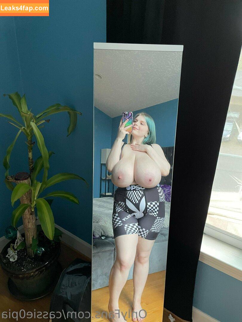 Cassie0pia / tcassie0pia / therealcassie0pia leaked photo photo #0802
