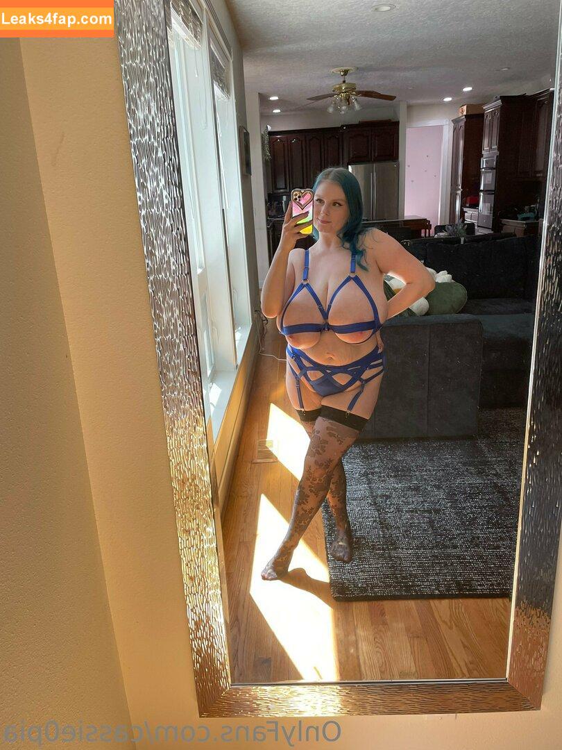 Cassie0pia / tcassie0pia / therealcassie0pia leaked photo photo #0922