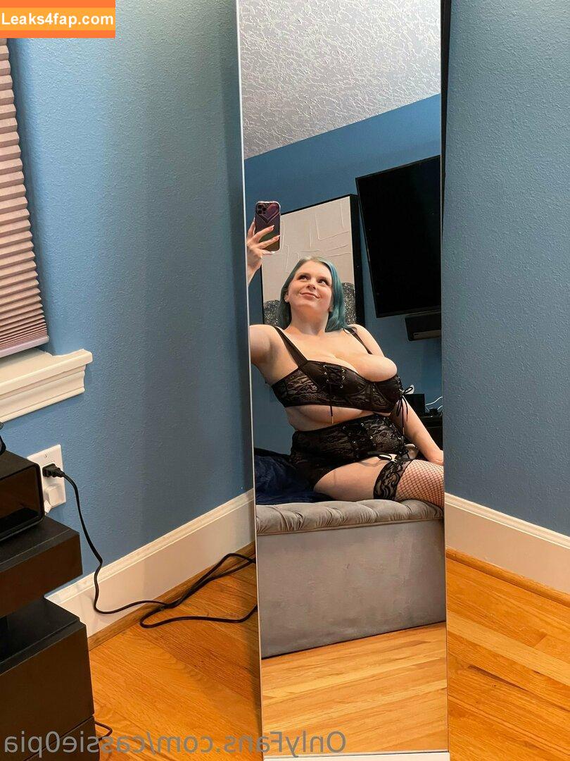 Cassie0pia / tcassie0pia / therealcassie0pia leaked photo photo #1137