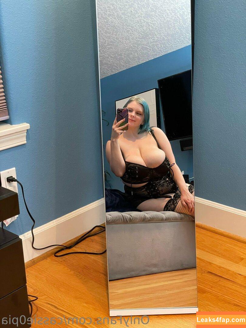 Cassie0pia / tcassie0pia / therealcassie0pia leaked photo photo #1138