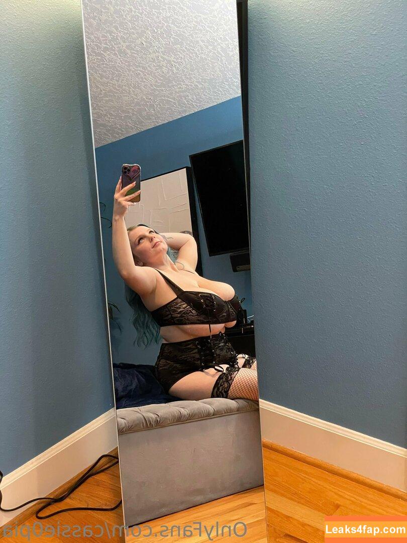 Cassie0pia / tcassie0pia / therealcassie0pia leaked photo photo #1139