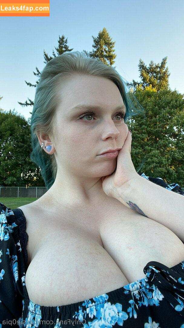 Cassie0pia / tcassie0pia / therealcassie0pia leaked photo photo #1229