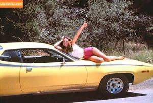 Catherine Bach photo #0001